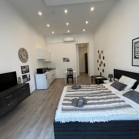 D58 Superior Apartments In The City Center Будапеща Екстериор снимка