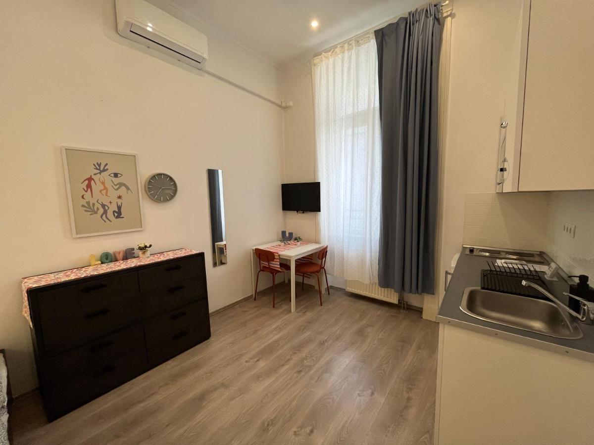 D58 Superior Apartments In The City Center Будапеща Екстериор снимка
