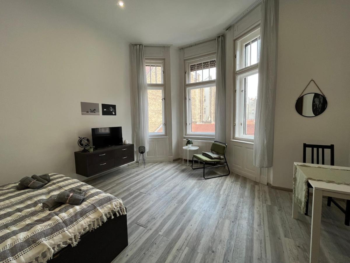 D58 Superior Apartments In The City Center Будапеща Екстериор снимка