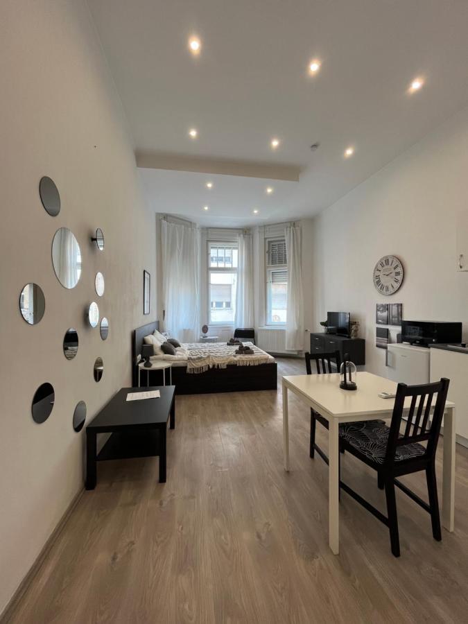 D58 Superior Apartments In The City Center Будапеща Екстериор снимка